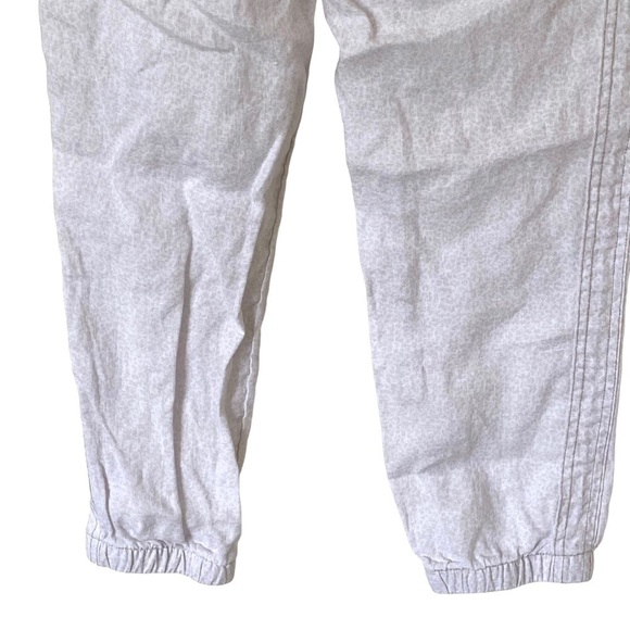 Athleta Cabo Linen Jogger in Mirco Cheetah Abalone Gray, Size 2 - Picture 8 of 10